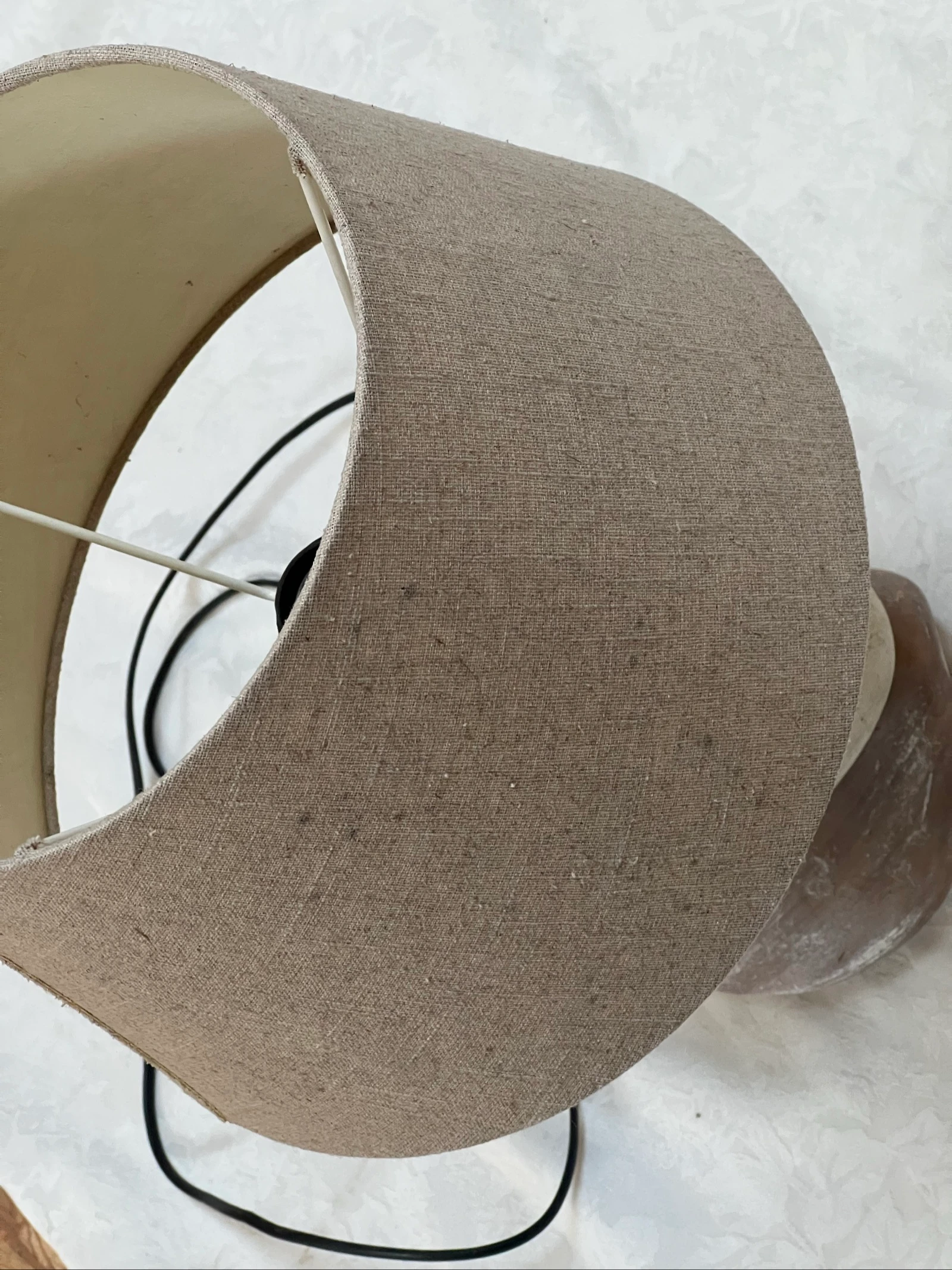 Beige colored lamp base and lampshade. – photo 5